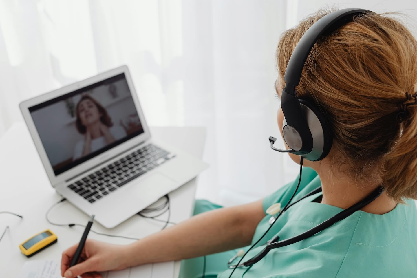 Virtual Online Health Consultations for Expert Medical Advice